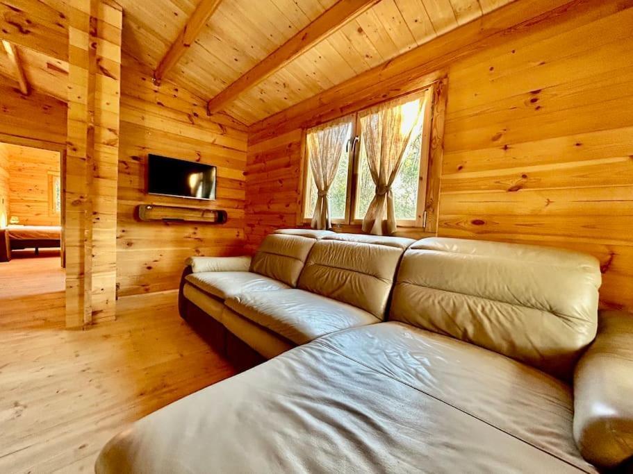 Chalet Bois Jacuzzi Bessan Esterno foto